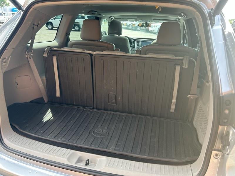 Toyota Highlander Limited FWD V6 2016