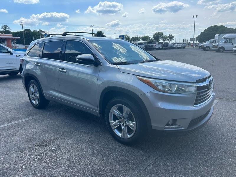 Toyota Highlander Limited FWD V6 2016