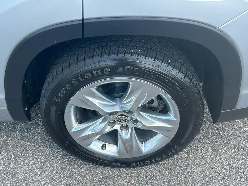 Toyota Highlander Limited FWD V6 2016