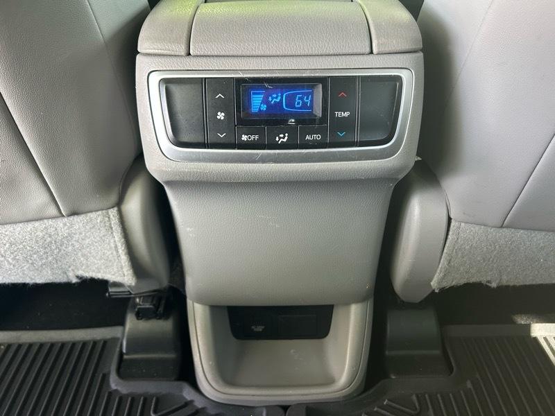 Toyota Highlander Limited FWD V6 2016