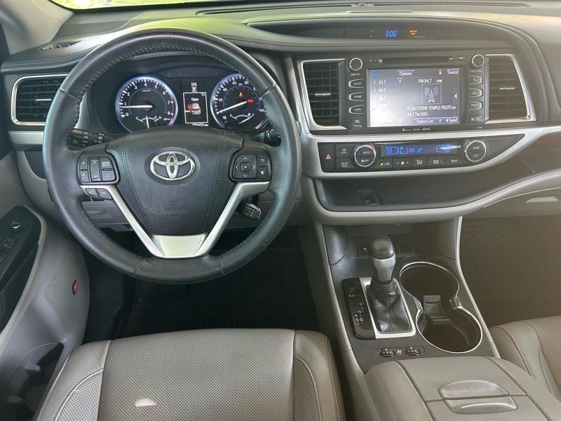 Toyota Highlander Limited FWD V6 2016