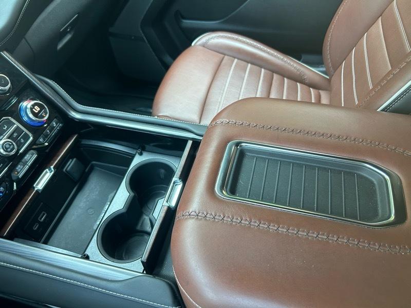 GMC Yukon Denali Ultimate 4WD 2024