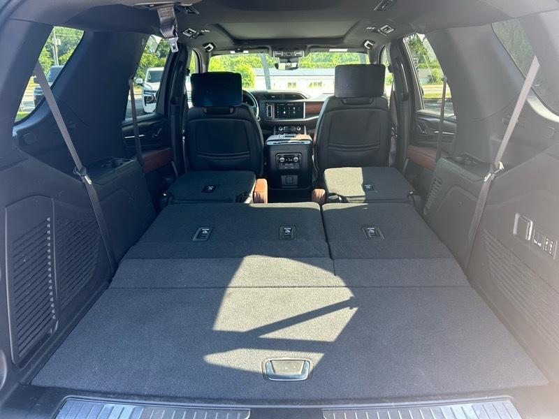 GMC Yukon Denali Ultimate 4WD 2024