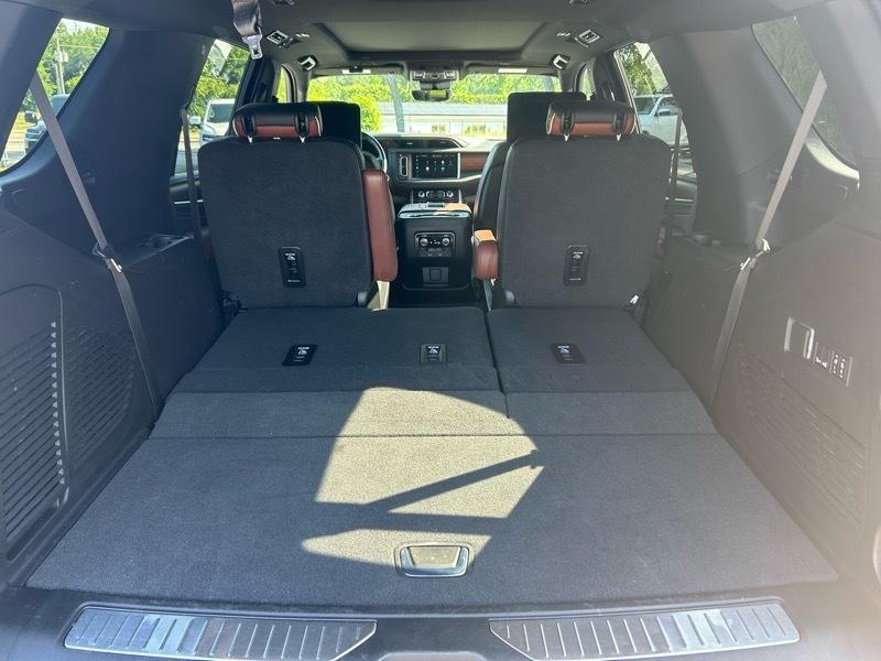 GMC Yukon Denali Ultimate 4WD 2024