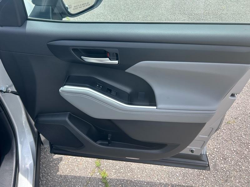 Toyota Highlander XLE 2025