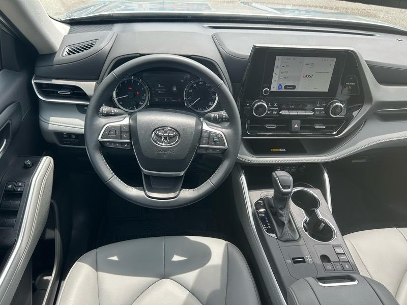 Toyota Highlander XLE 2025