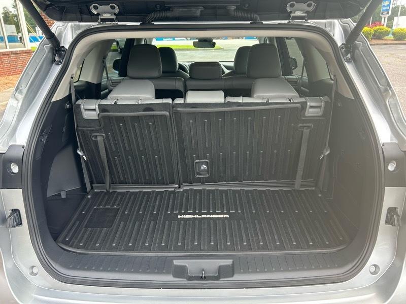 Toyota Highlander XLE 2025
