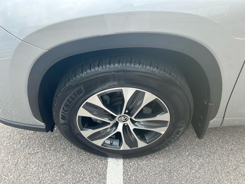 Toyota Highlander XLE 2025
