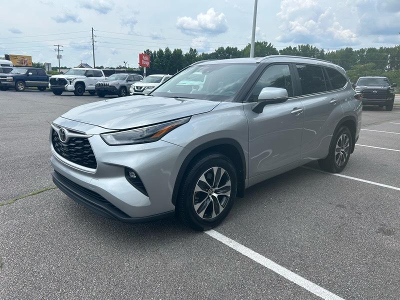 Toyota Highlander XLE 2025