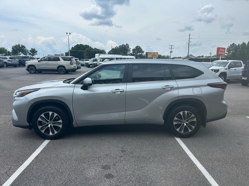 Toyota Highlander XLE 2025