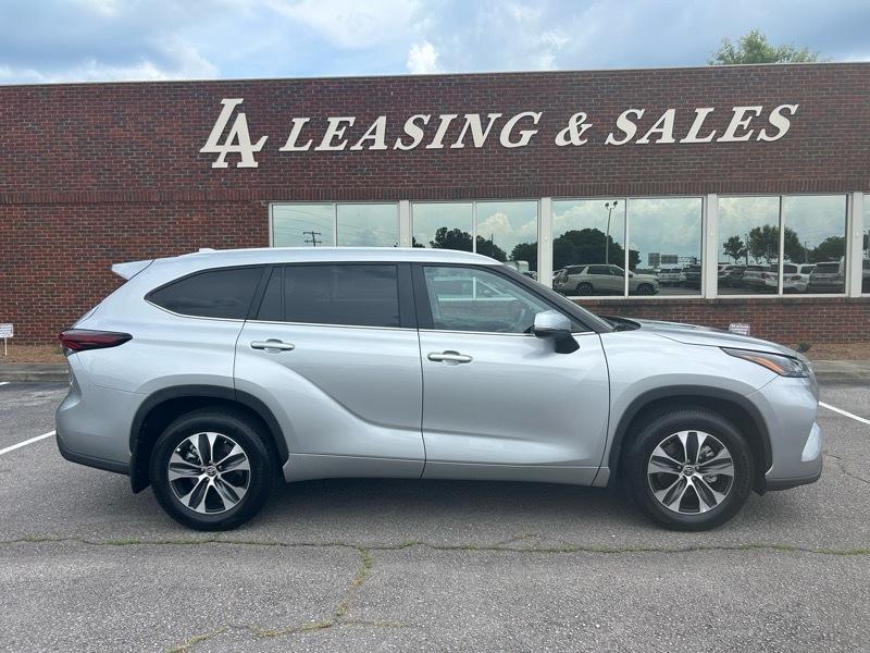 Toyota Highlander XLE 2025