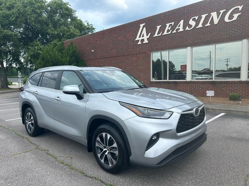 Toyota Highlander XLE 2025