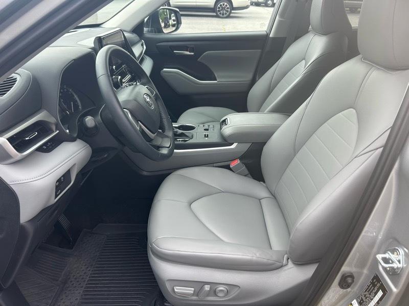 Toyota Highlander XLE 2025