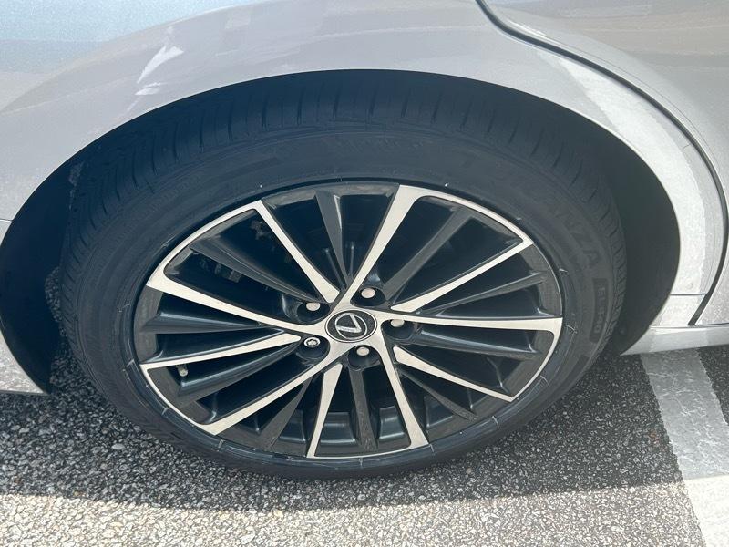 Lexus ES 350 2025