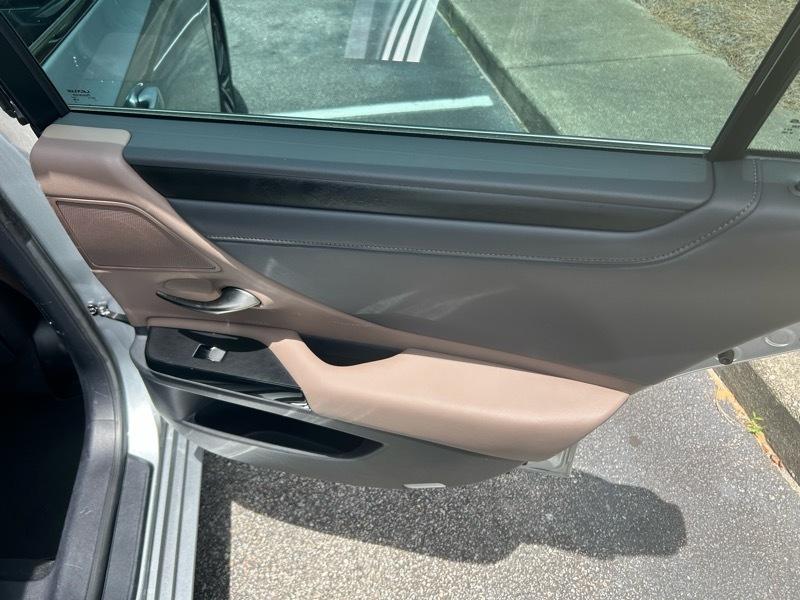 Lexus ES 350 2025
