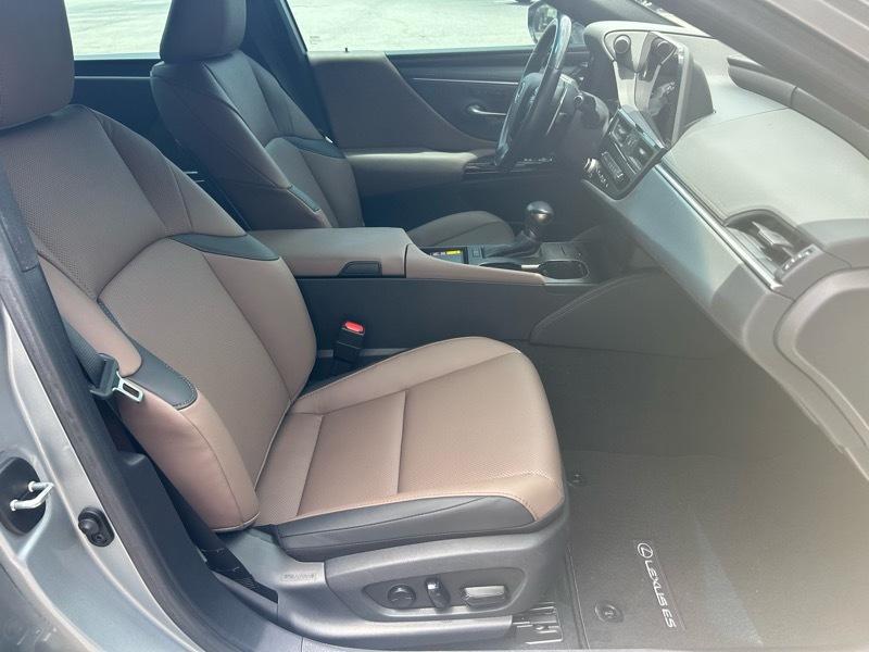 Lexus ES 350 2025