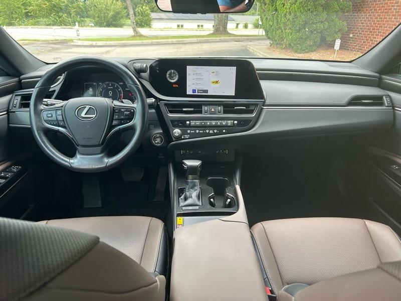 Lexus ES 350 2025