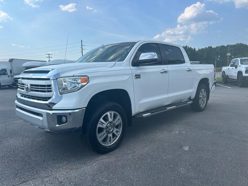 Toyota Tundra Platinum CrewMax 5.7L FFV 4WD 2015