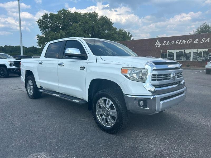Toyota Tundra Platinum CrewMax 5.7L FFV 4WD 2015