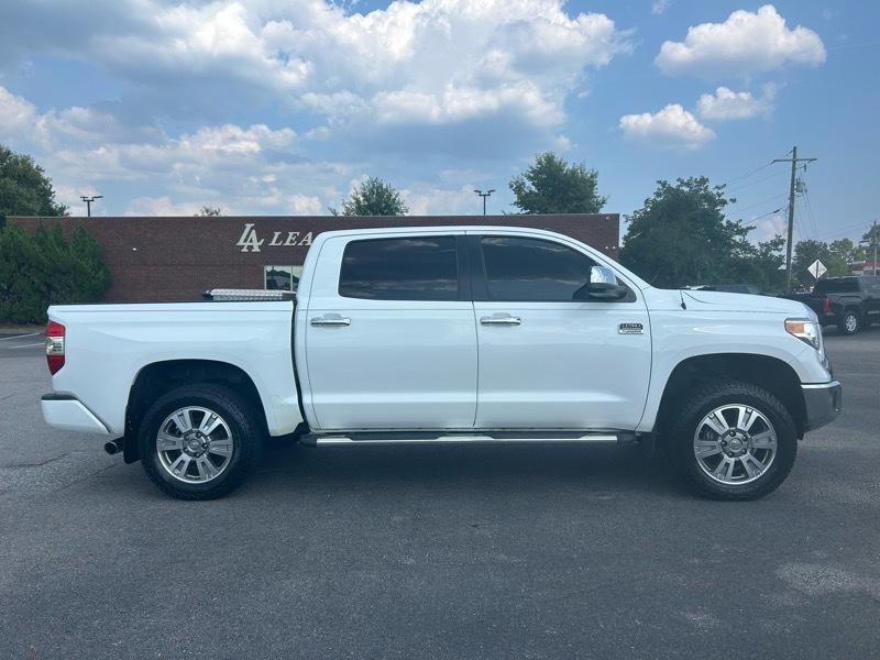 Toyota Tundra Platinum CrewMax 5.7L FFV 4WD 2015