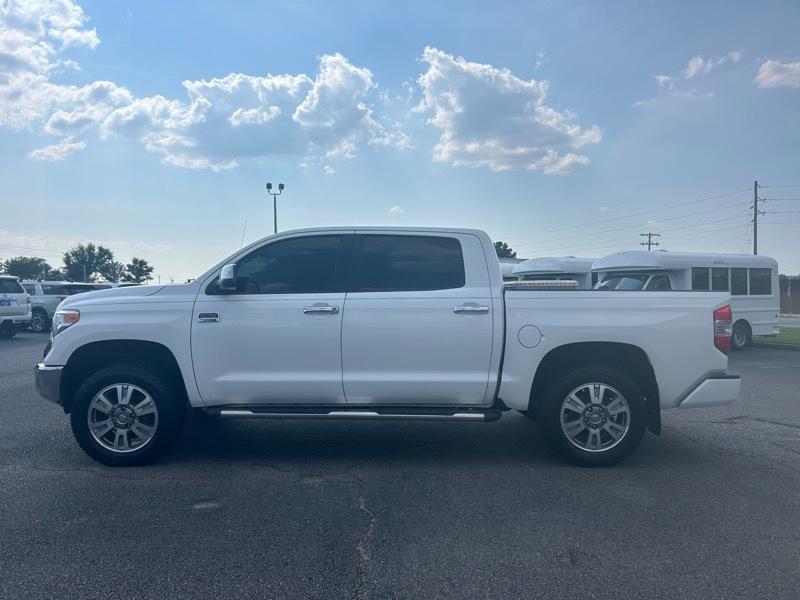 Toyota Tundra Platinum CrewMax 5.7L FFV 4WD 2015