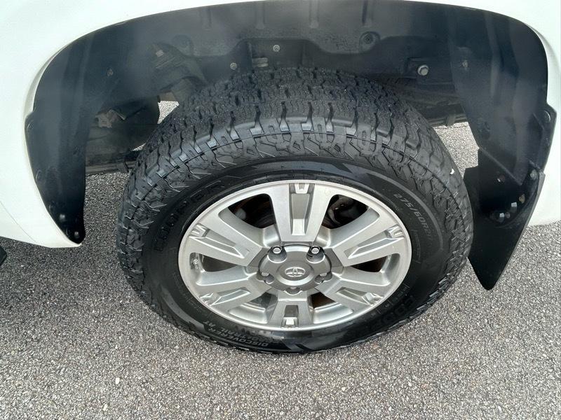 Toyota Tundra Platinum CrewMax 5.7L FFV 4WD 2015
