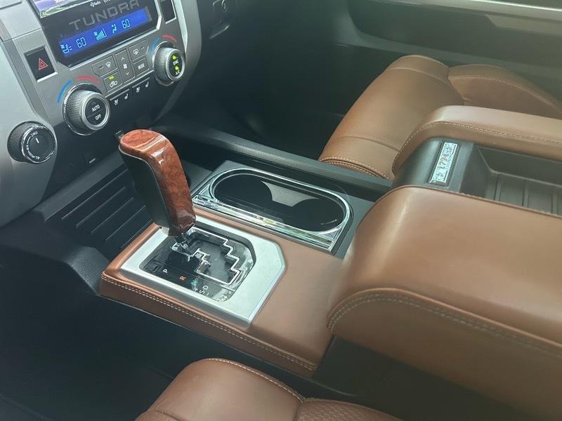 Toyota Tundra Platinum CrewMax 5.7L FFV 4WD 2015