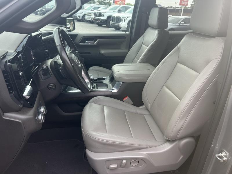 GMC Sierra 1500 SLT Crew Cab 4WD 2024