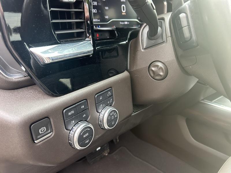 GMC Sierra 1500 SLT Crew Cab 4WD 2024