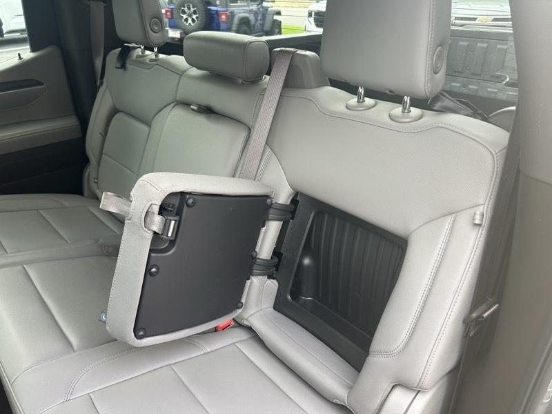 GMC Sierra 1500 SLT Crew Cab 4WD 2024