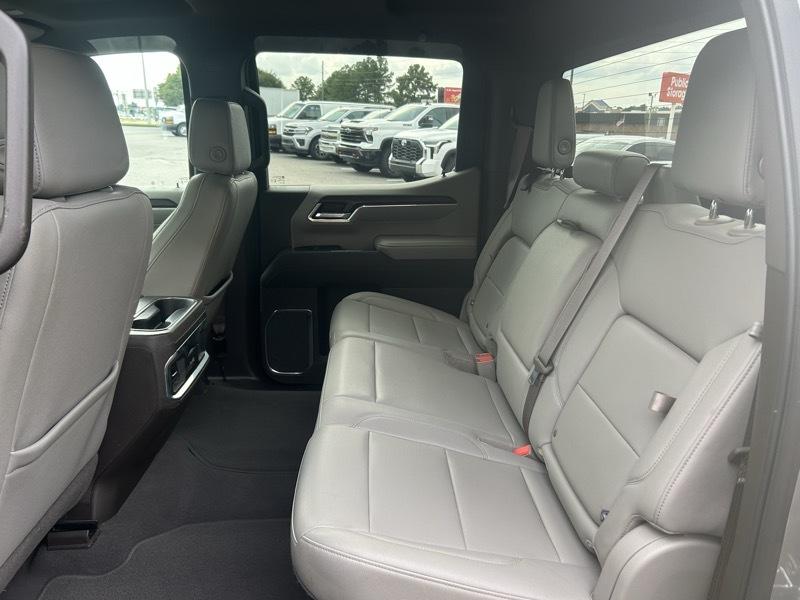 GMC Sierra 1500 SLT Crew Cab 4WD 2024