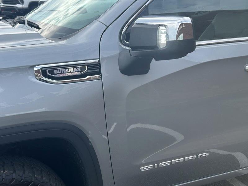 GMC Sierra 1500 SLT Crew Cab 4WD 2024