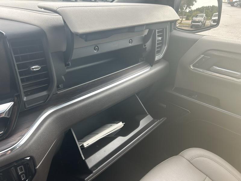 GMC Sierra 1500 SLT Crew Cab 4WD 2024