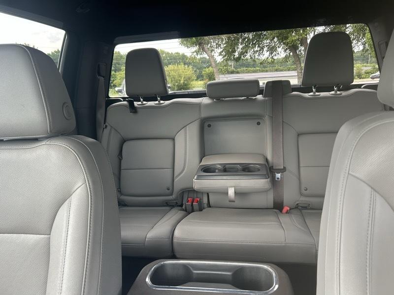 GMC Sierra 1500 SLT Crew Cab 4WD 2024