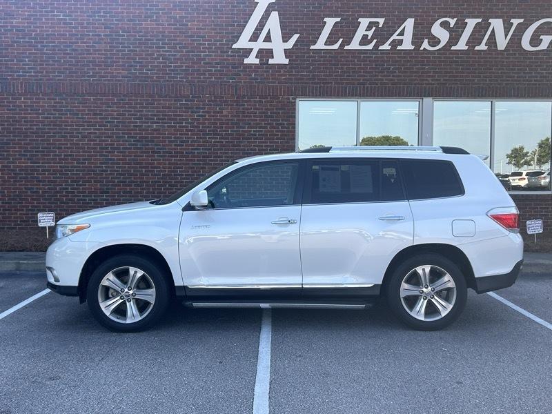 Toyota Highlander Limited 2WD 2012