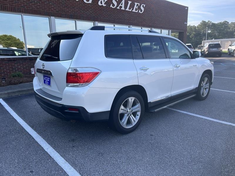 Toyota Highlander Limited 2WD 2012