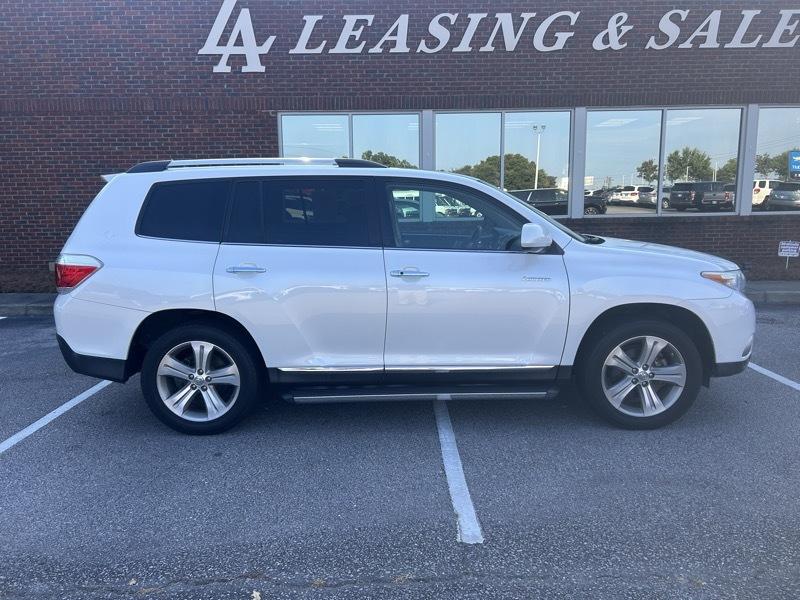 Toyota Highlander Limited 2WD 2012