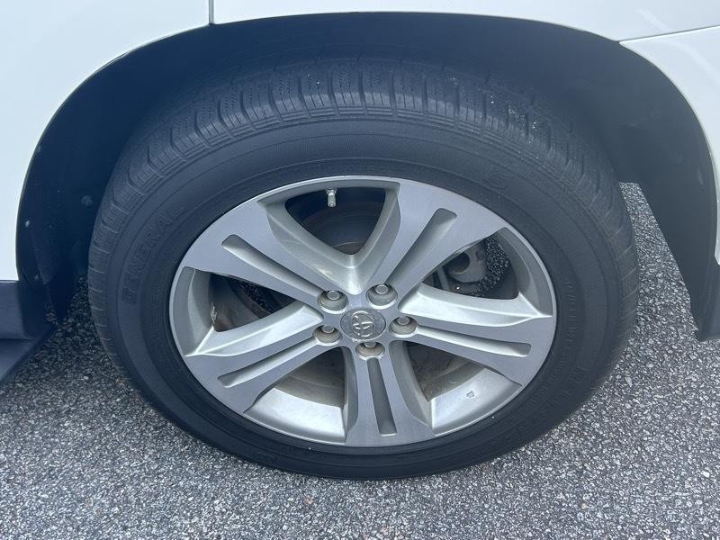 Toyota Highlander Limited 2WD 2012