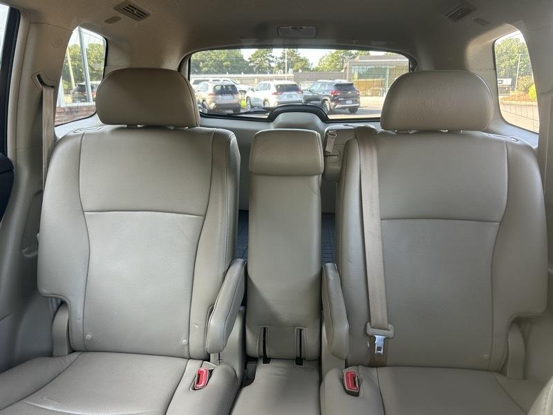 Toyota Highlander Limited 2WD 2012