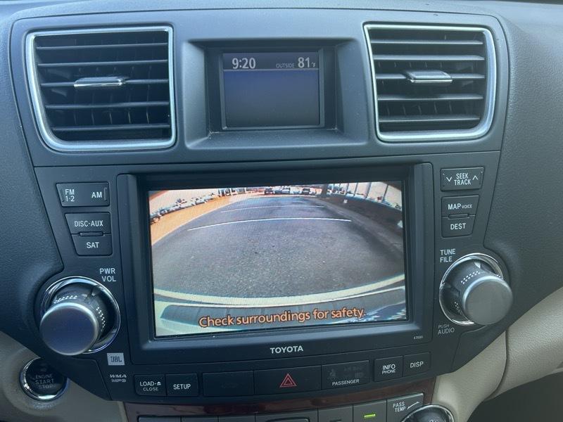 Toyota Highlander Limited 2WD 2012