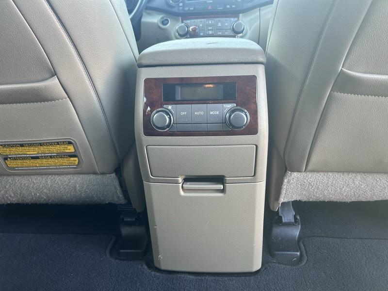 Toyota Highlander Limited 2WD 2012