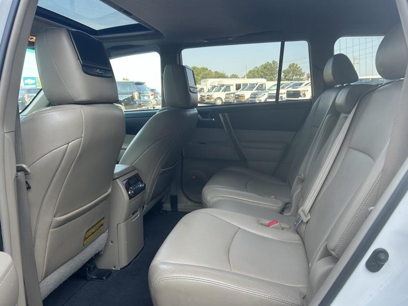 Toyota Highlander Limited 2WD 2012
