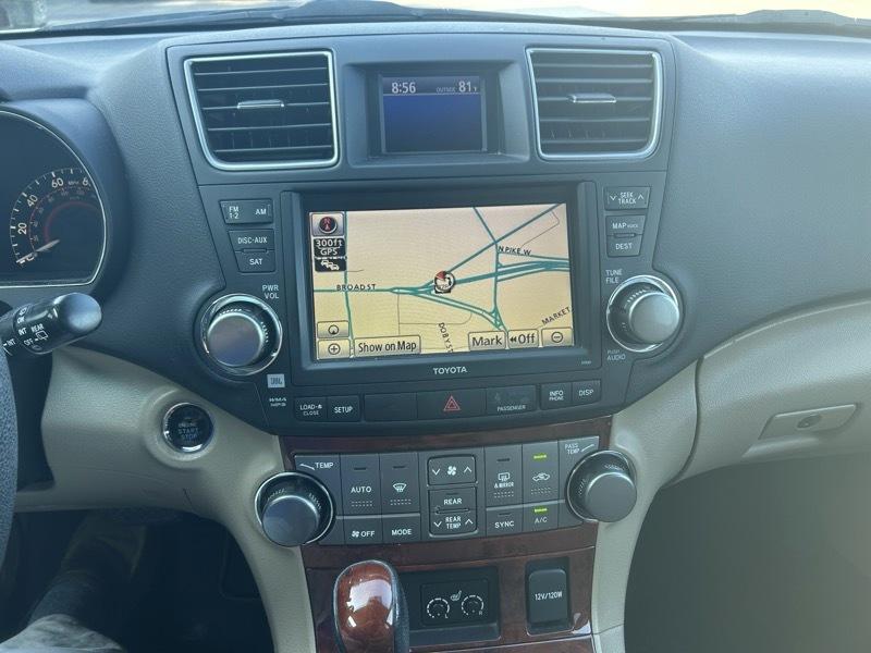 Toyota Highlander Limited 2WD 2012