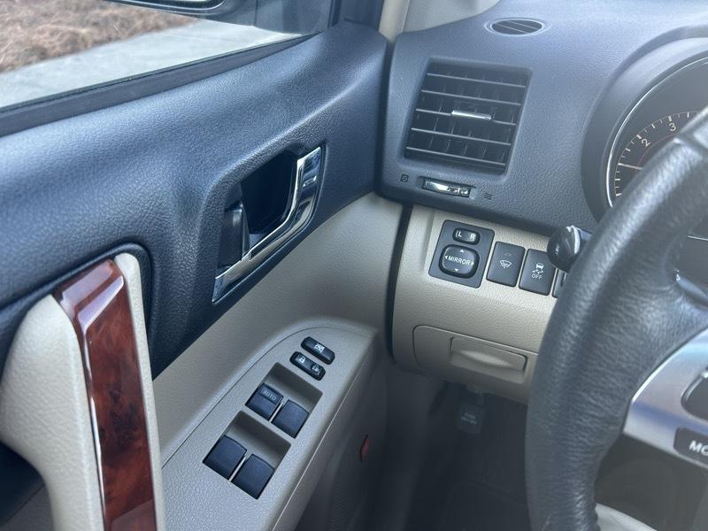 Toyota Highlander Limited 2WD 2012