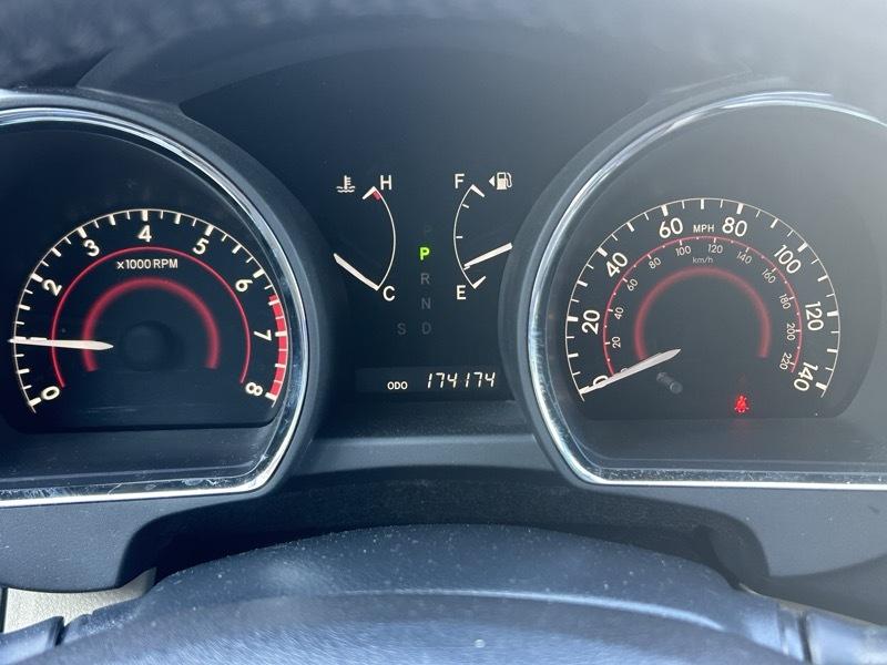 Toyota Highlander Limited 2WD 2012