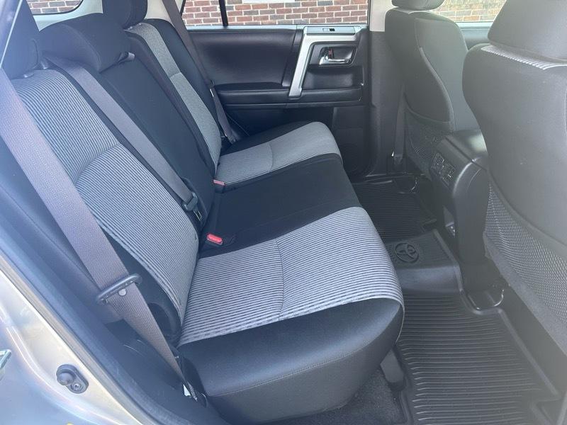 Toyota 4Runner SR5 2023