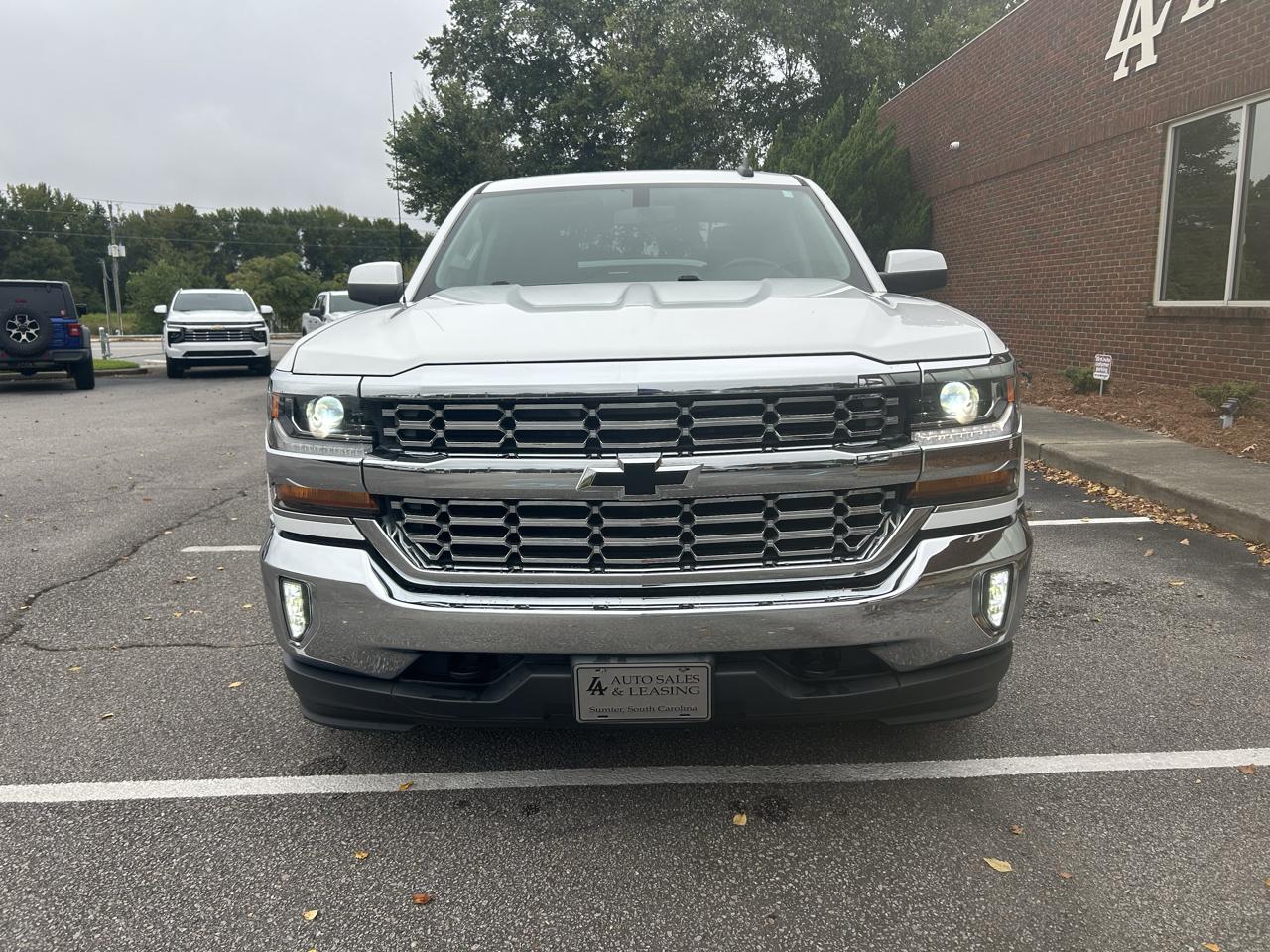 Chevrolet Silverado 1500 4WD Crew Cab 143.5" LT w/1LT 2017