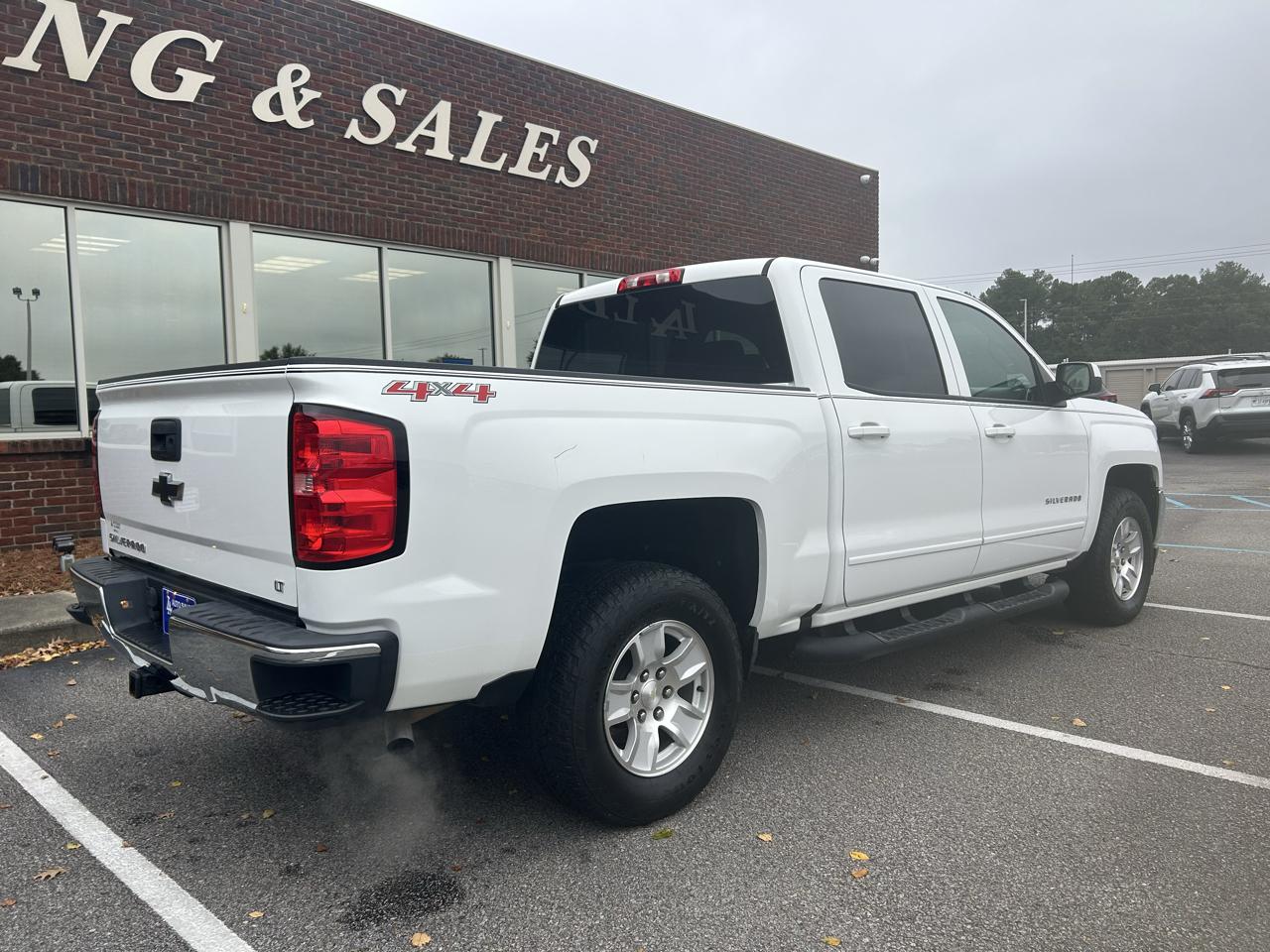 Chevrolet Silverado 1500 4WD Crew Cab 143.5" LT w/1LT 2017