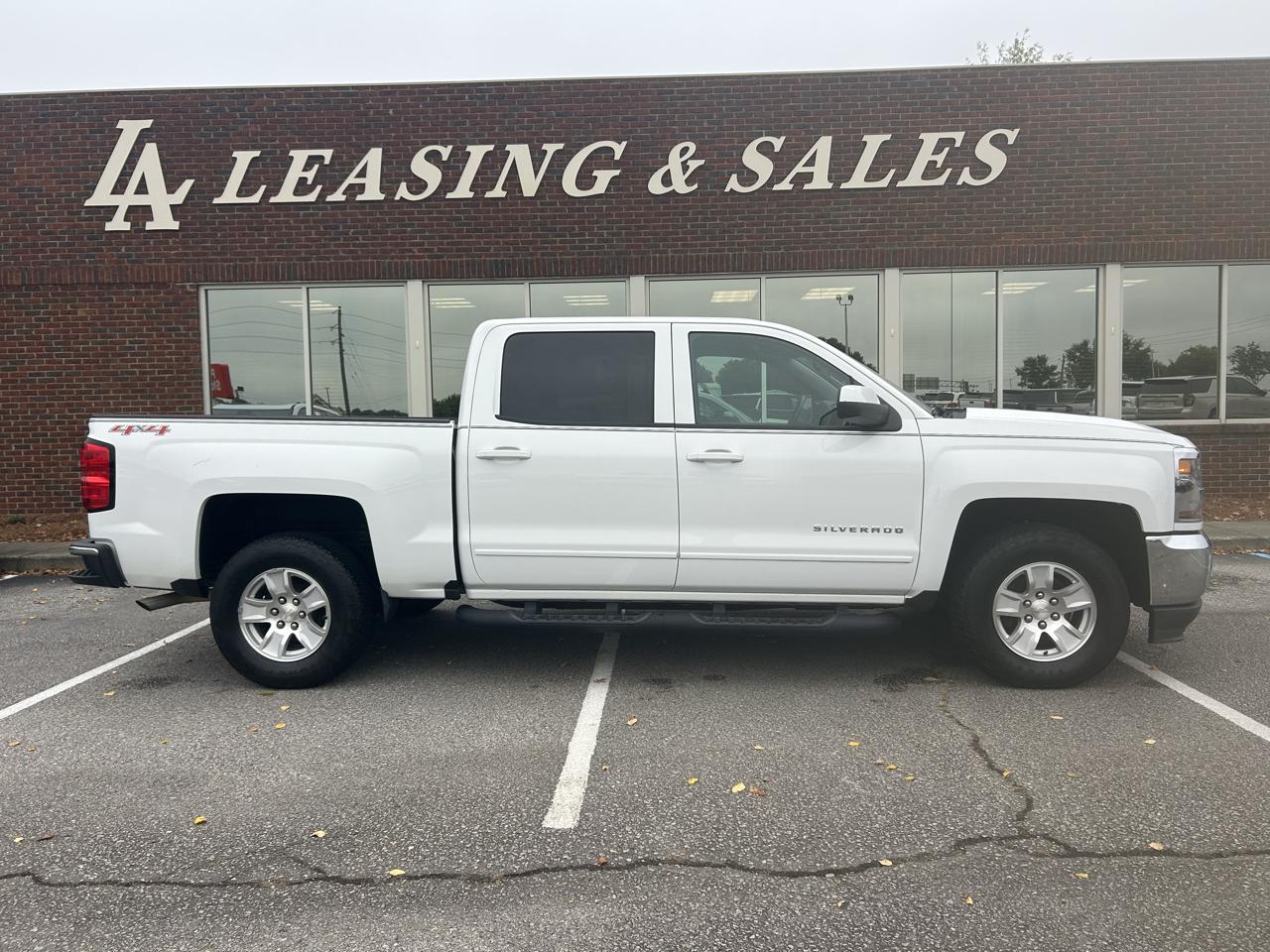 Chevrolet Silverado 1500 4WD Crew Cab 143.5" LT w/1LT 2017