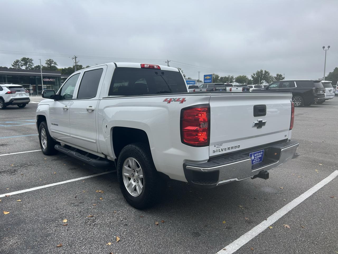 Chevrolet Silverado 1500 4WD Crew Cab 143.5" LT w/1LT 2017